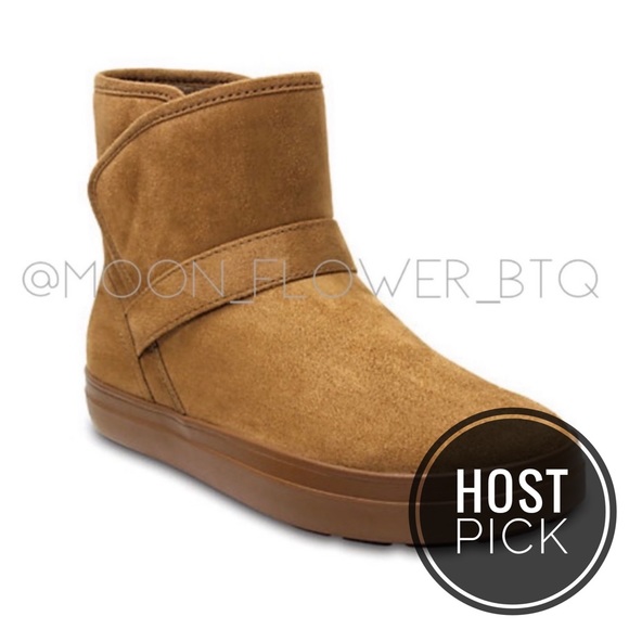 CROCS Shoes - Crocs LodgePoint Synth Suede Bootie Hazelnut